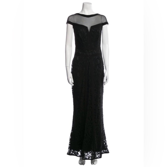 💥PRICE DROP💥 Bateau Neckline Long Dress - Picture 1 of 6